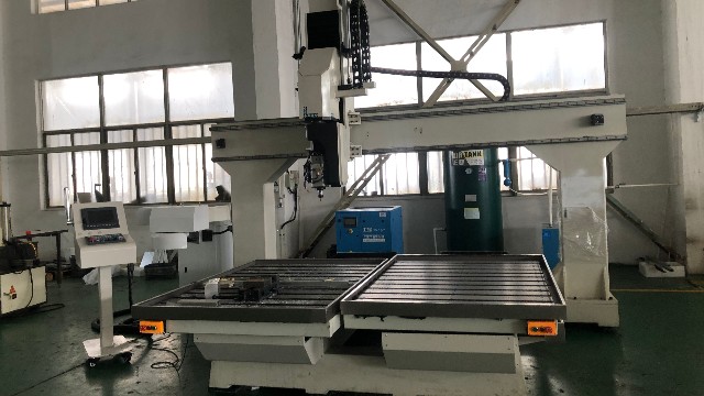 五轴加工中心是怎么加工零件的?-beat365数控