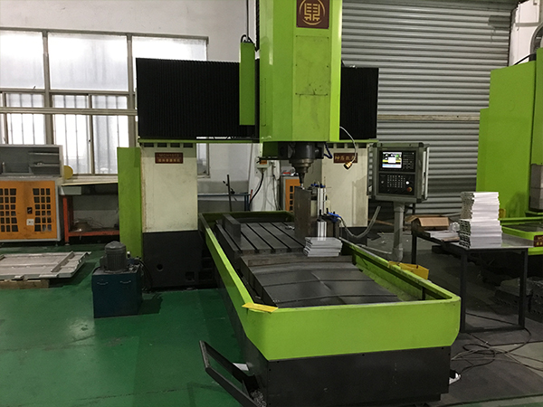 汽车电池托盘,水冷板焊接设备哪里有？beat365数控摩擦搅拌焊接设备